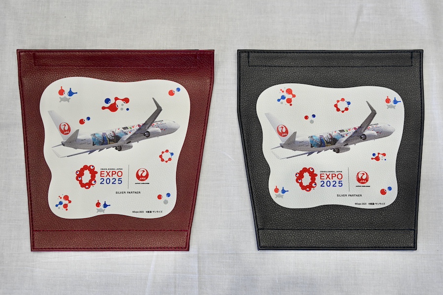 JAL Unveils Specially Painted 737 'JAL Gundam JET' for Domestic