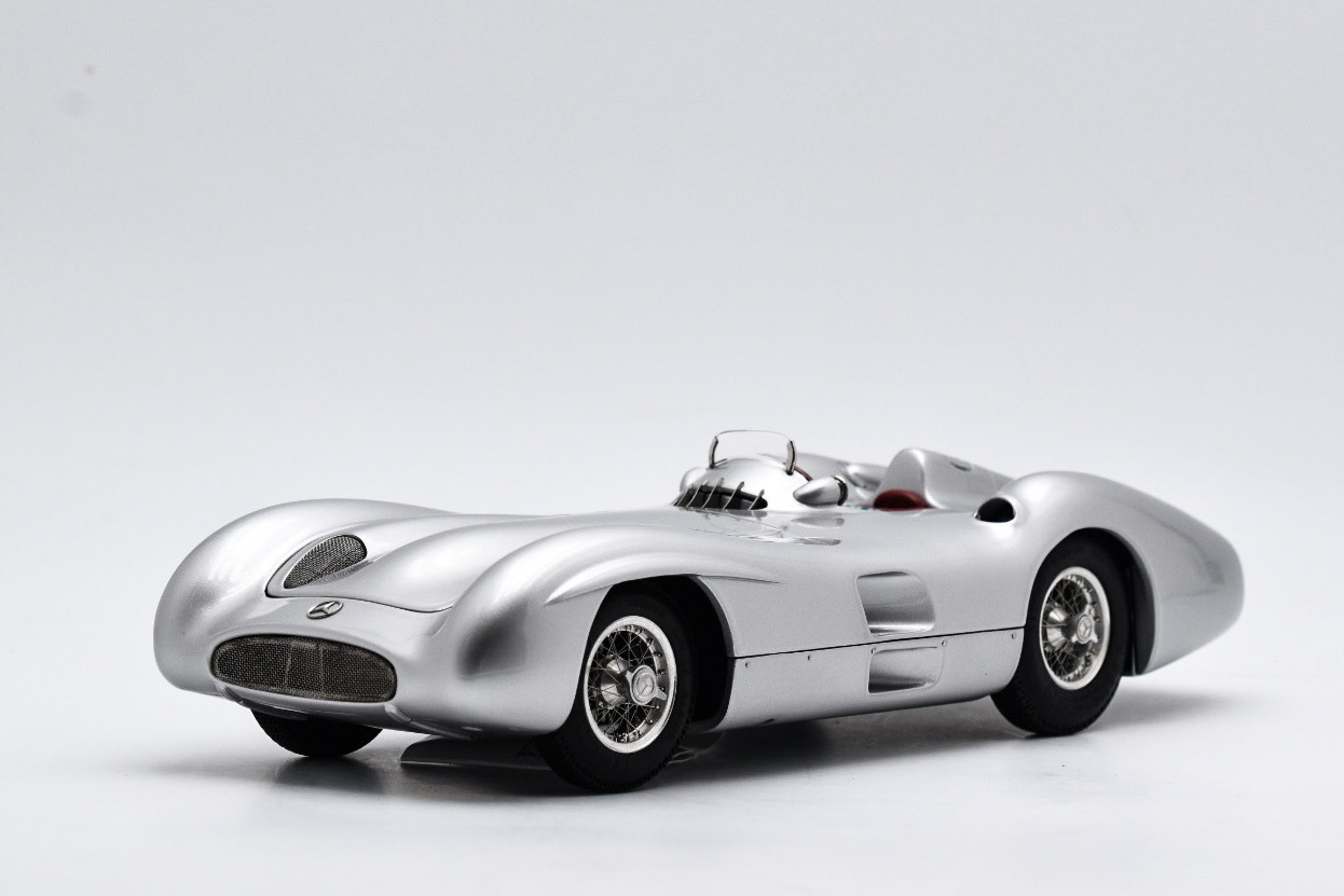 CMC M-127 Mercedes-Benz W196R Stromlinie, 1954/55 | TR Collectibles