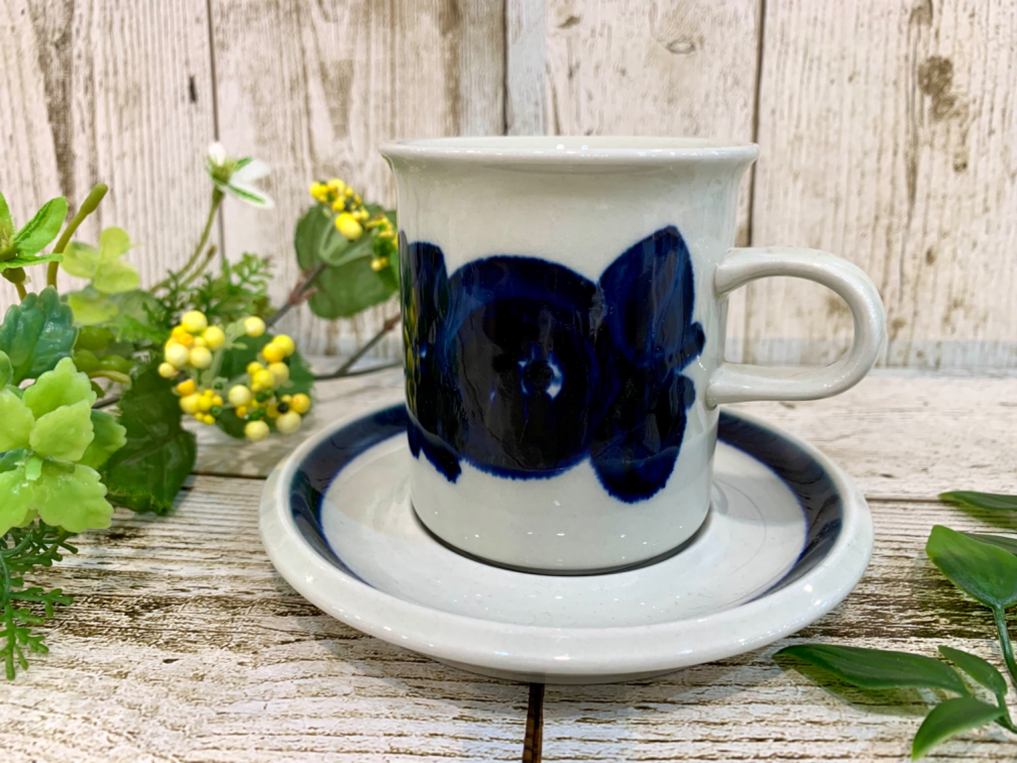 ARABIA(アラビア)のコーヒーカップ&ソーサー『アネモネ』を買取入荷