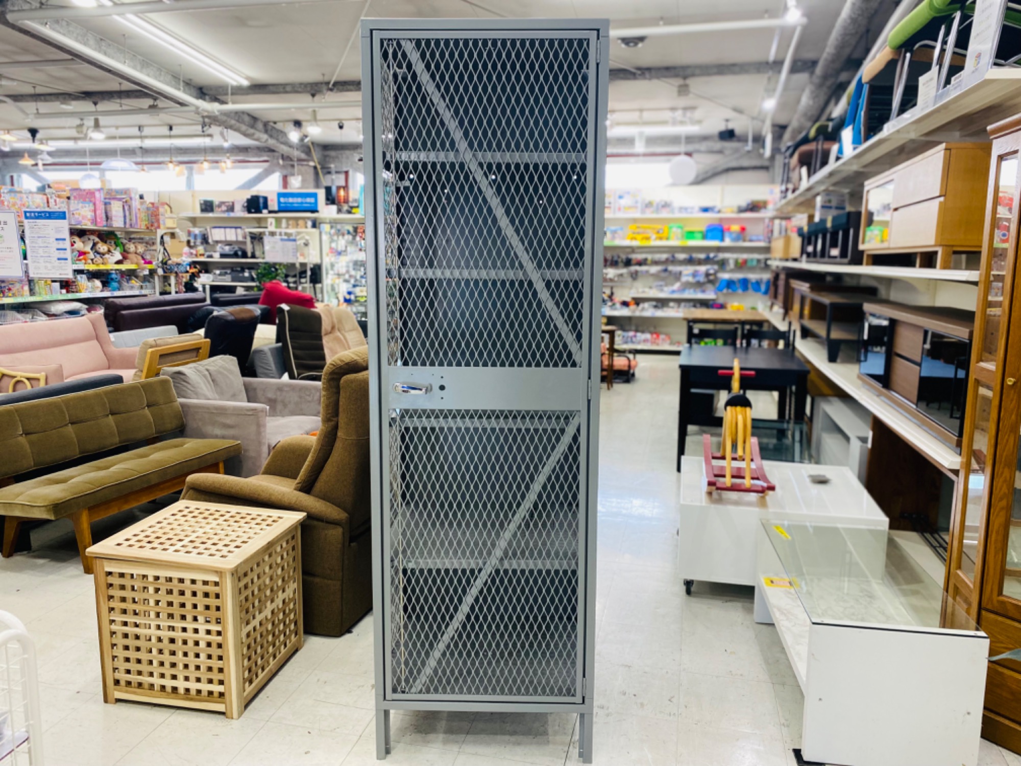 PACIFIC FURNITURE SERVICE(パシフィック・ファニチャー・サービス