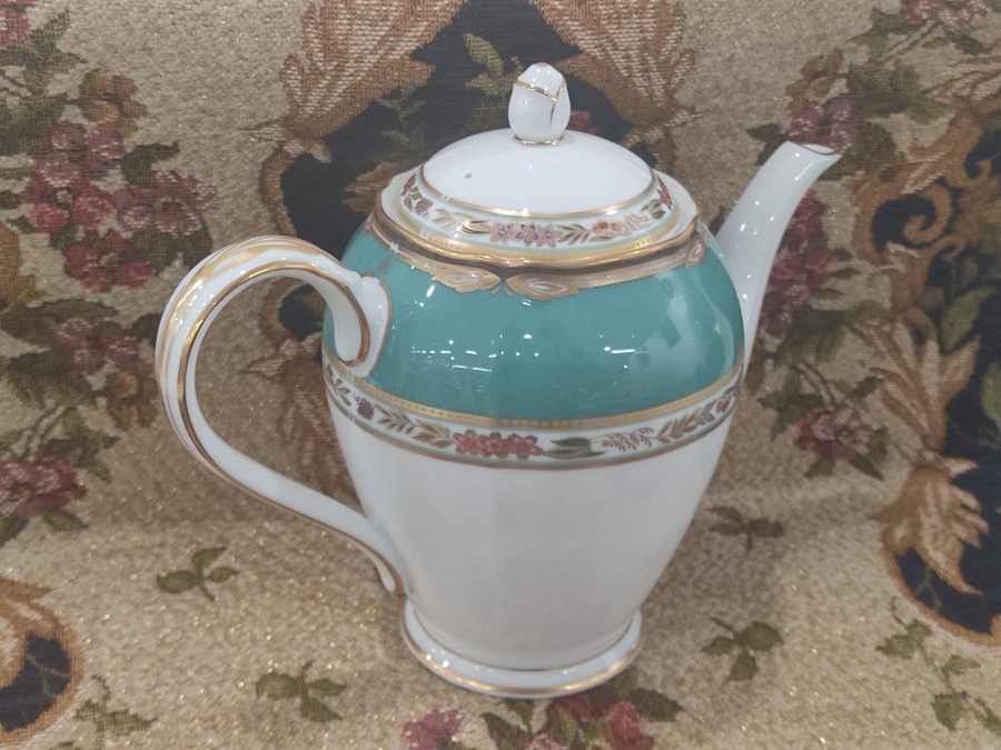 Noritake（ノリタケ）のティーポット 廃盤ラインのハナリンスが入荷