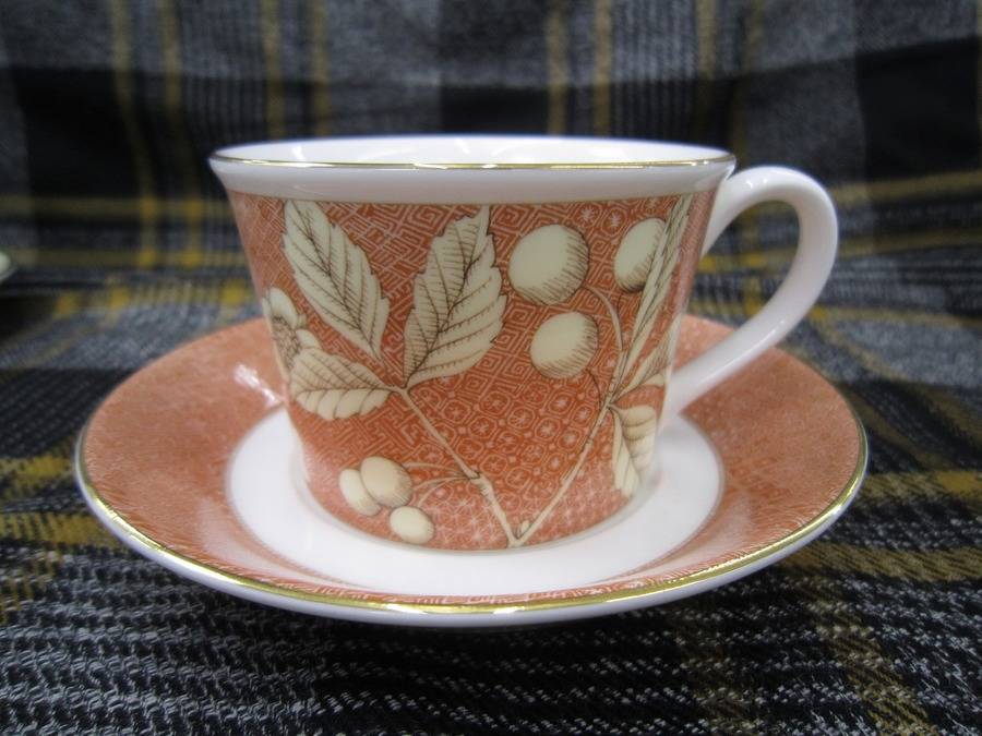 廃盤品！Wedgwoodのフランシス、サムライのカップ＆ソーサーが新入荷