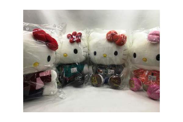 セブンイレブン×ハローキティ 歴代制服コレクションぬいぐるみ 買取