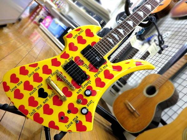 HIDEモデル！BURNYのエレキギター「イエローハート MG-145S」【鶴ヶ島