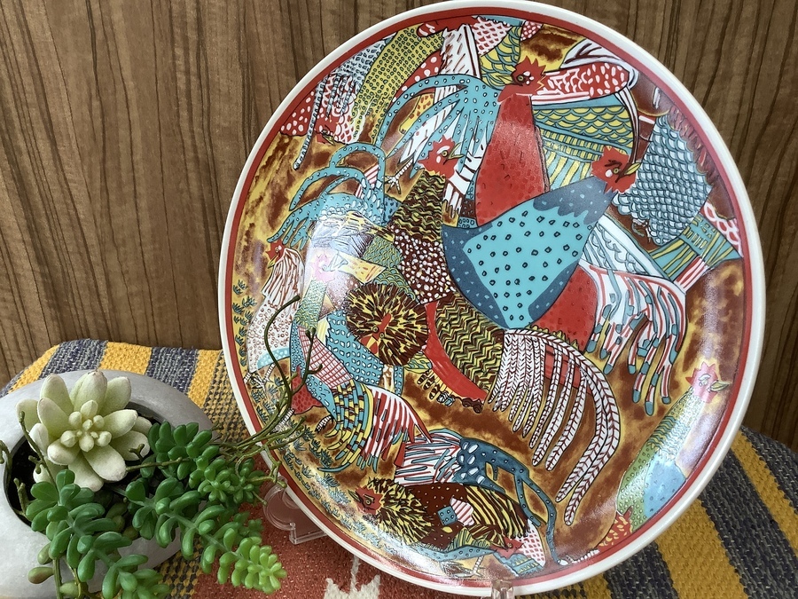 山下清原画の「群鶏」飾り皿のご紹介です！｜2022年05月25日