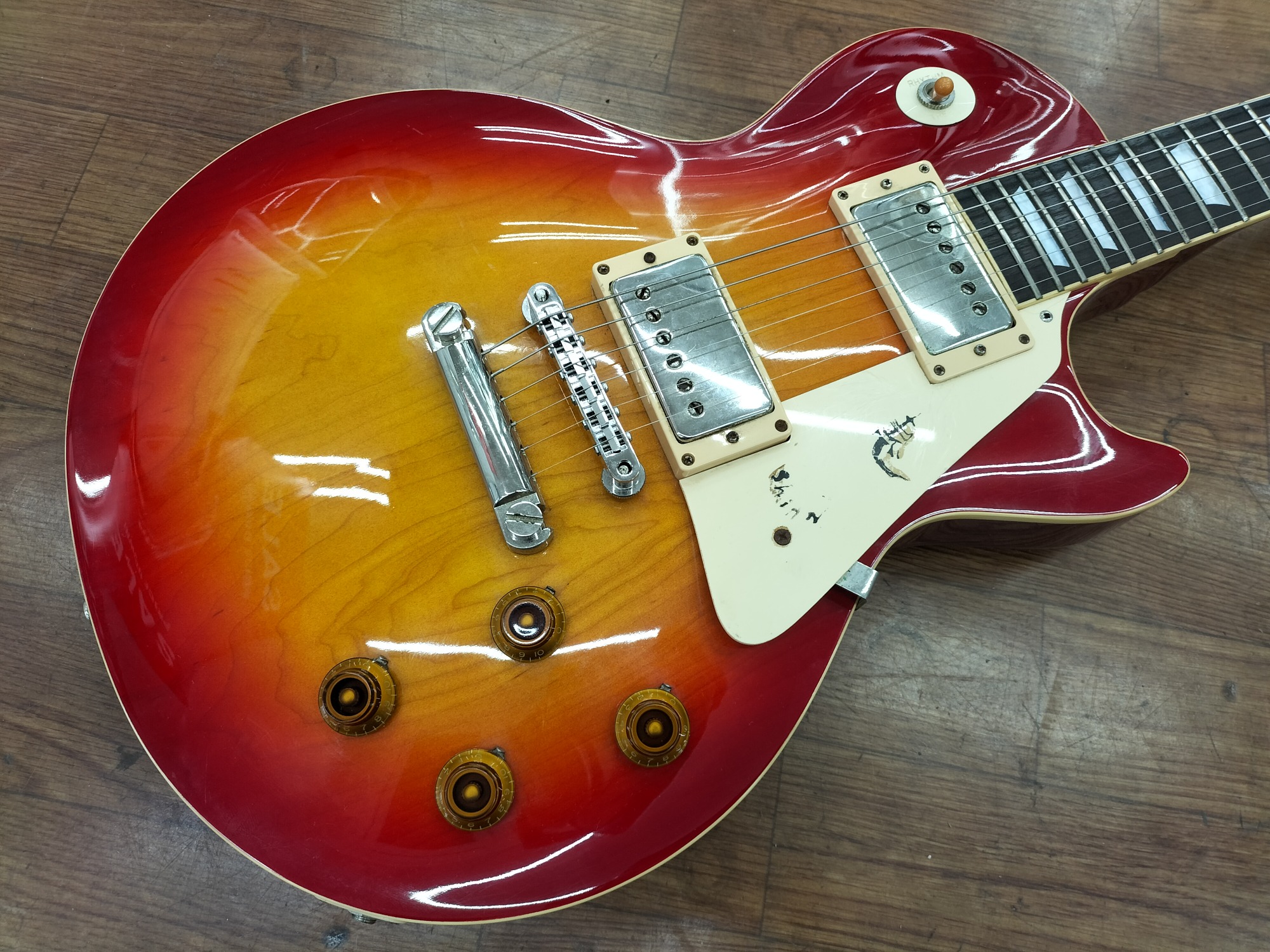 ギター買取強化中】TOKAI LOVE ROCKレスポール入荷！｜2022年11月28日