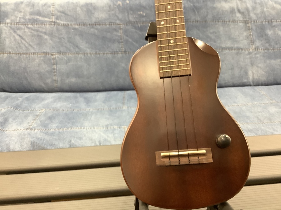 ちょっと高価なウクレレはいかがでしょうか？T's Ukulele（ティーズ