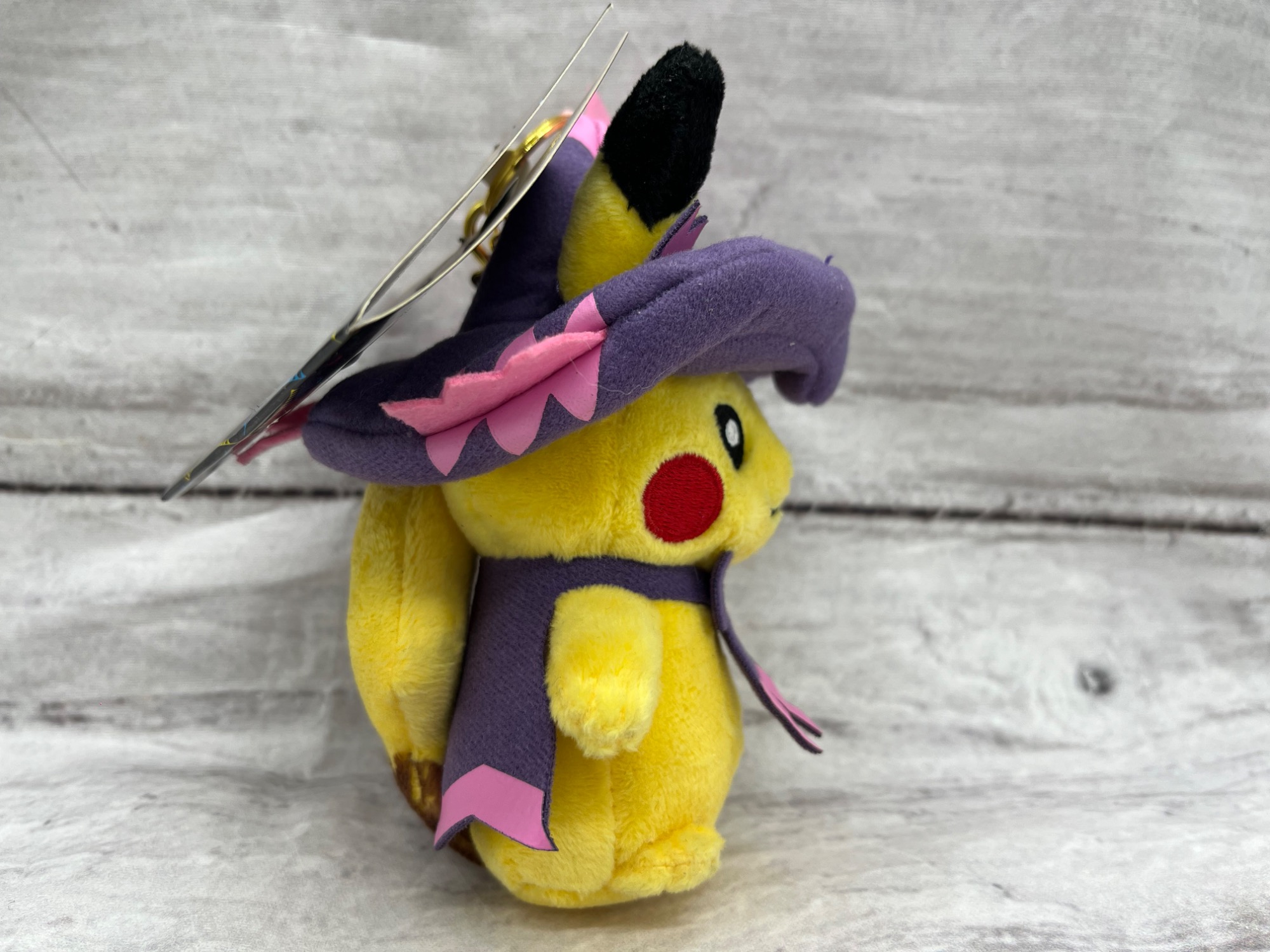 ポケモンセンター】仮装ピカチュウ(ムウマージ) ぬいぐるみマスコット