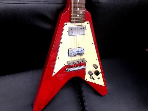 Tokai(トーカイ)のエレキギター入荷！フライングV！！ 【大阪 摂津