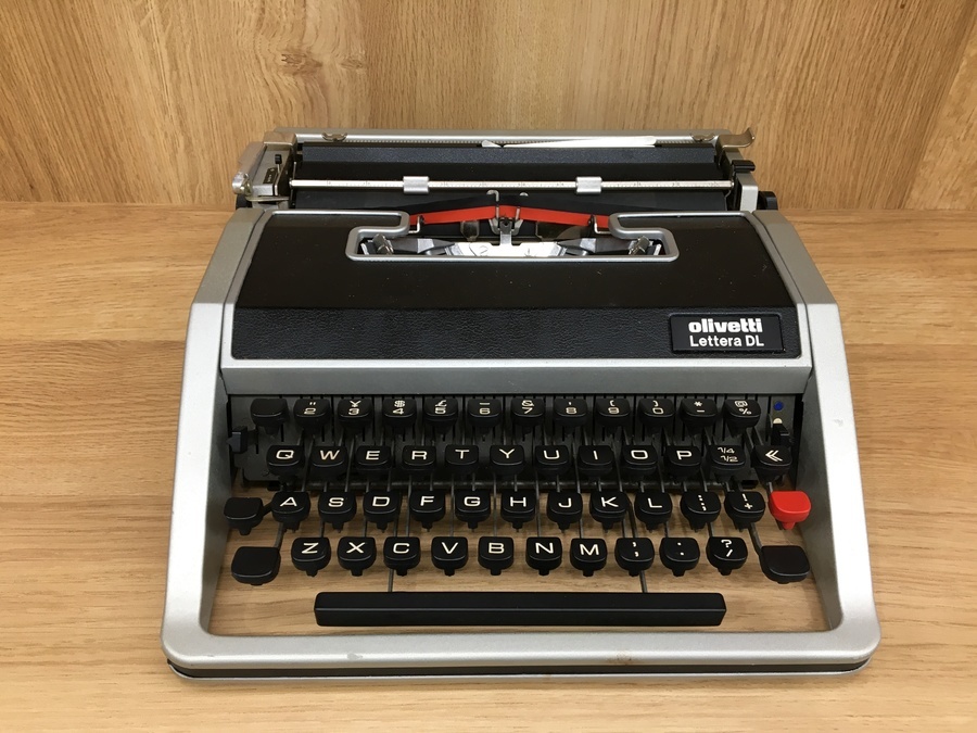 レトロ雑貨！Olivetti letteraDL (オリベッティレタラ）のタイプ