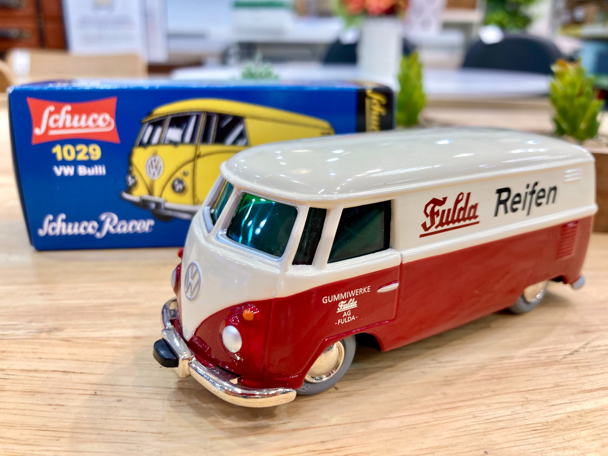 Schuco(シュコー) モデルカー 2点 入荷いたしました！｜2024年05月21日