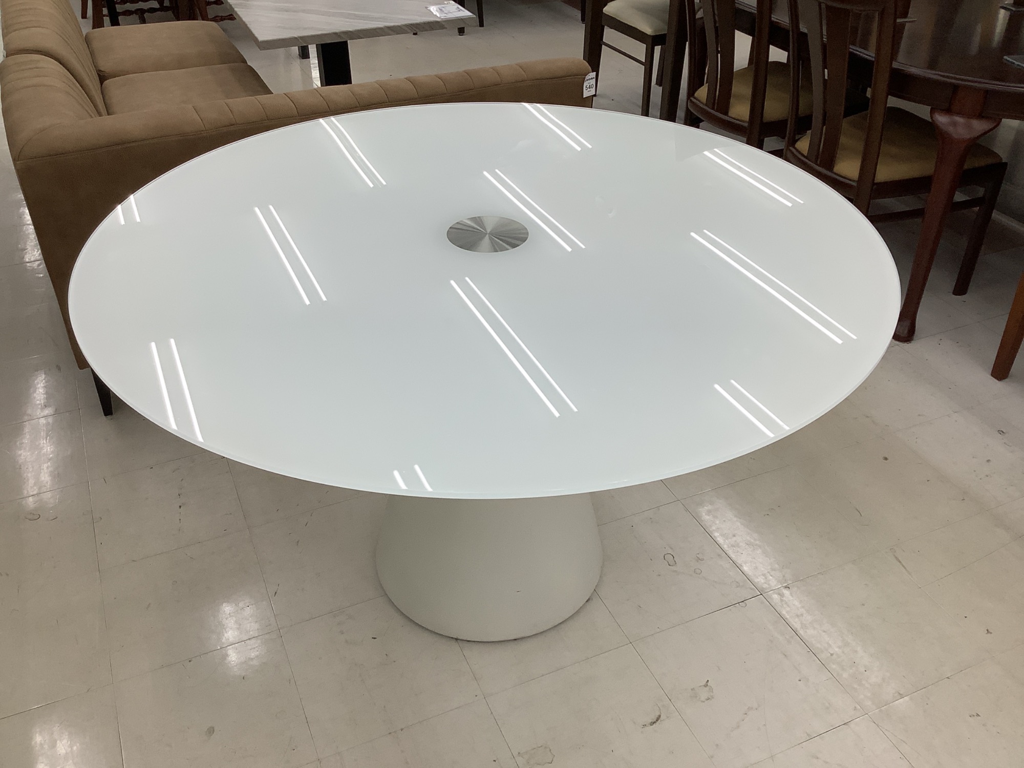 スマホで購入】BoConcept (ボーコンセプト) ダイニングテーブル