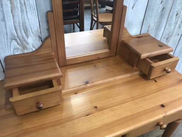 FRANCE BED（フランスベッド）】カントリーデザインのドレッサーが入荷