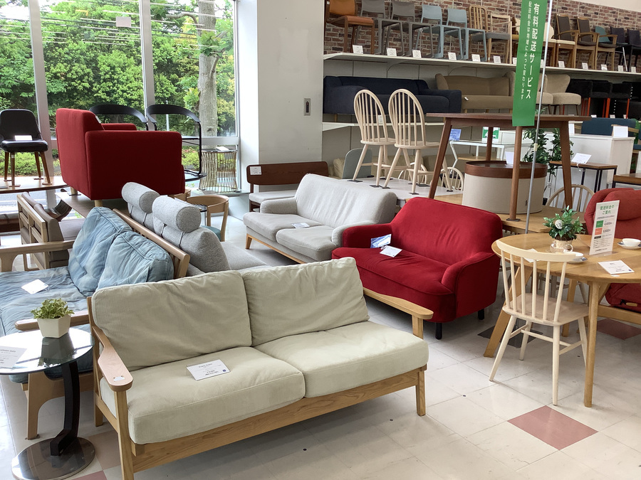 KEYUCA（ケユカ）】ヘッドレスト付2.5人掛けソファ（メイ）が入荷しま