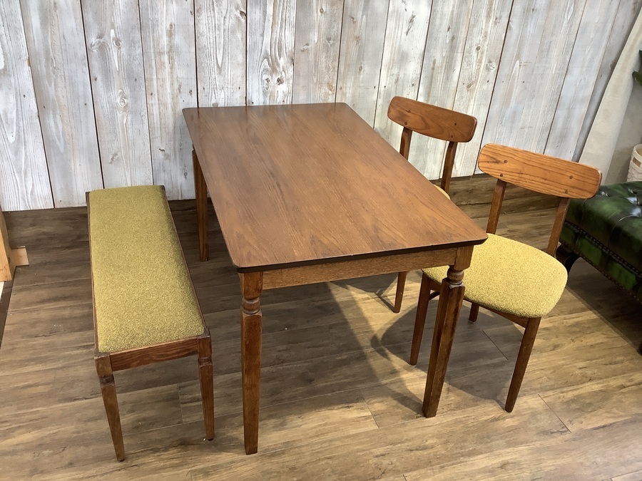 B-COMPANY（ビーカンパニー）】クラシックスタイルのダイニング4点