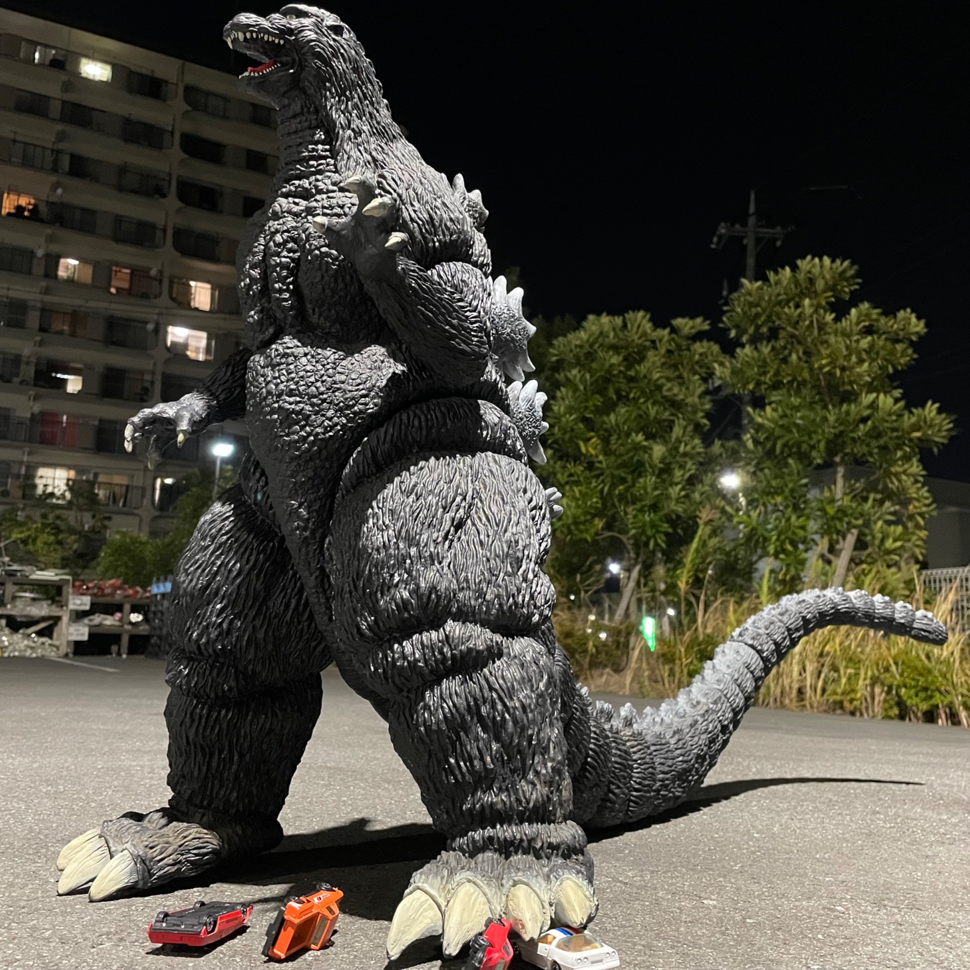 ゴジラ巨大ソフビフィギュアが入荷しました‼｜2024年12月24日