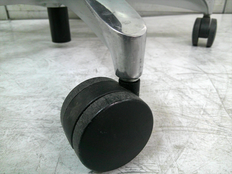 オカムラ ルーチェ 81L1GR-FGR1 アームレスタイプの通販情報