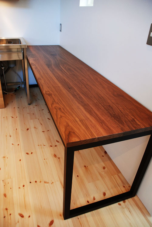 カウンターデスク ウォールナット無垢＆アイアン脚 巾2.4m c3029