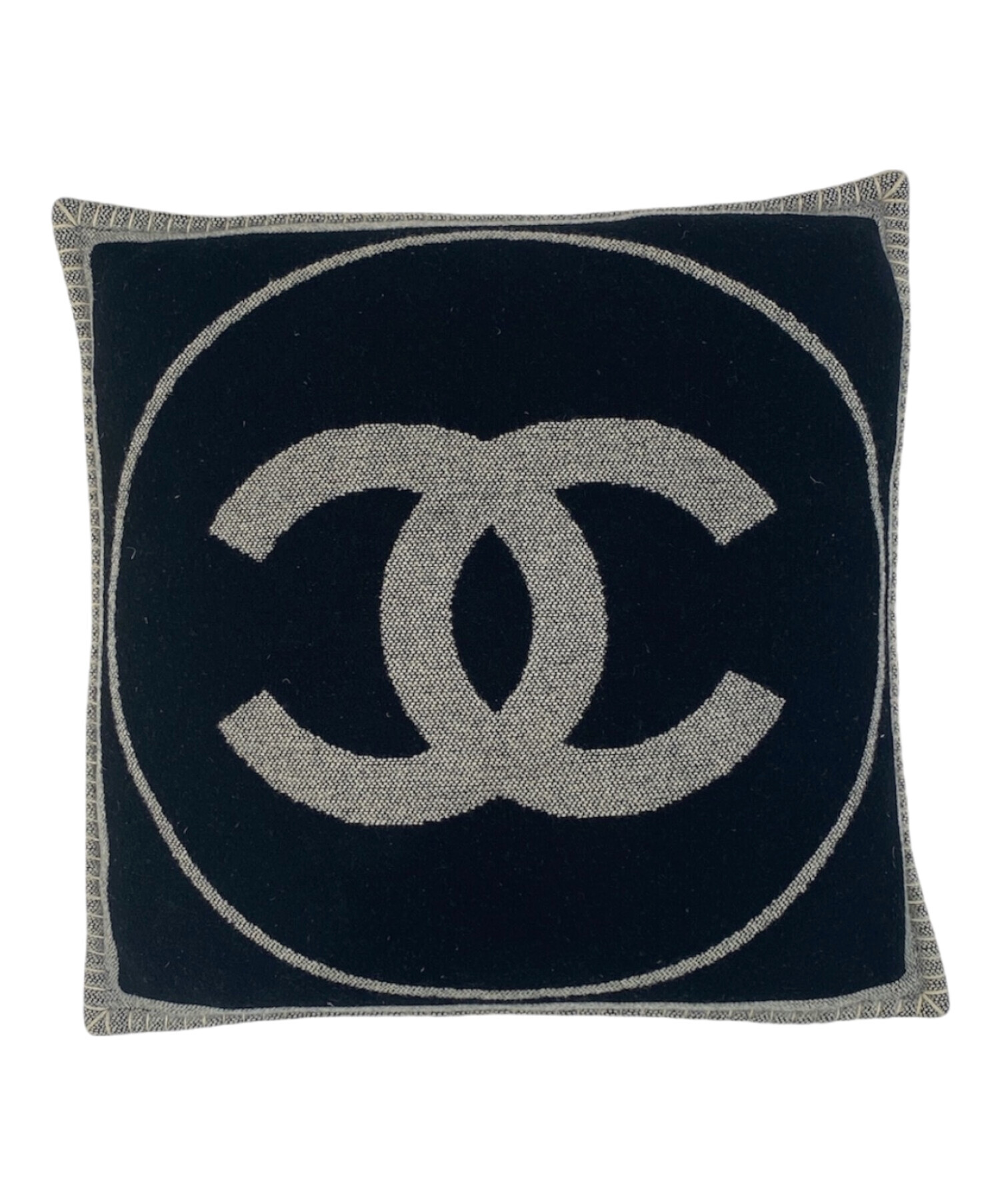 中古・古着通販】CHANEL (シャネル) ココマーククッション｜ブランド