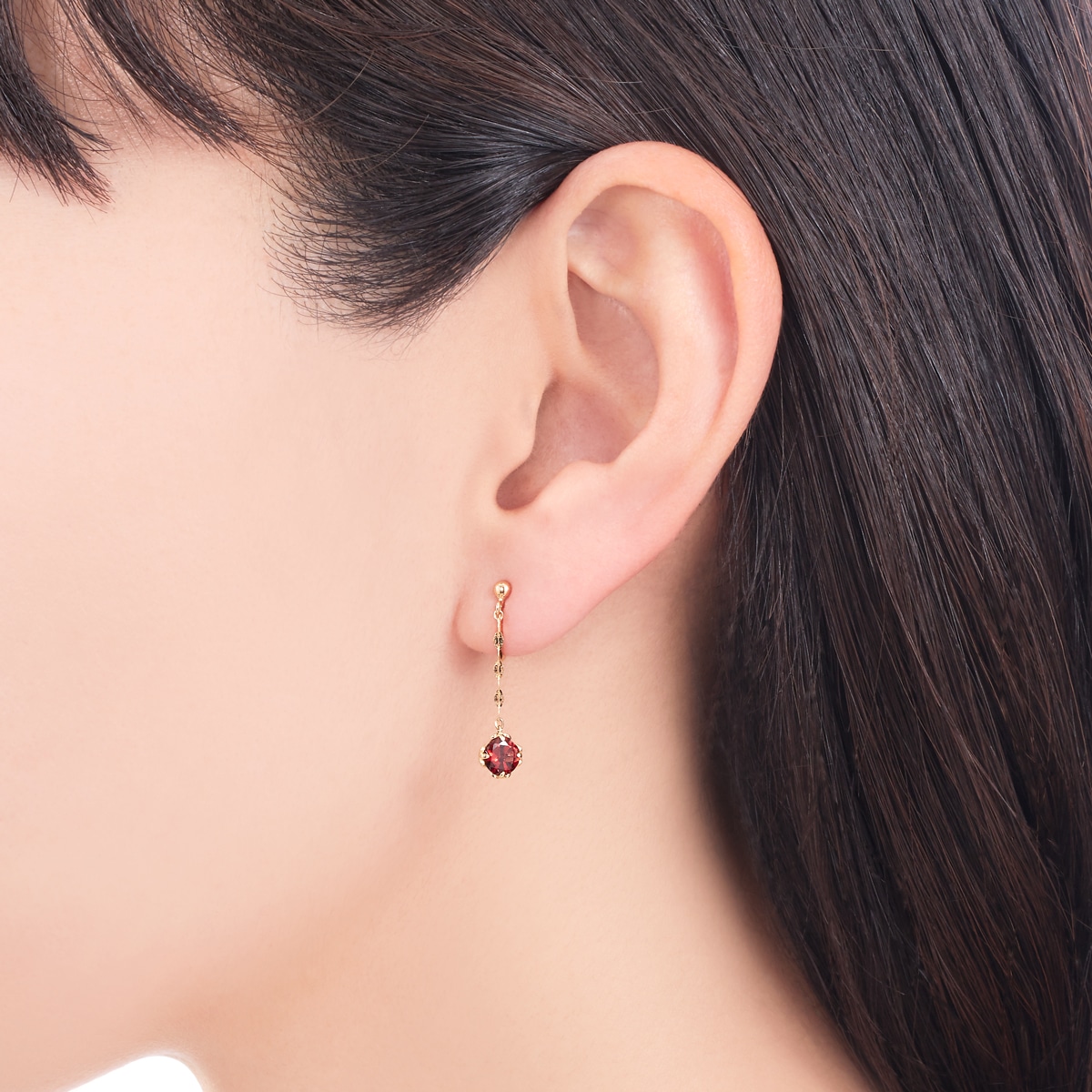 K10イエローゴールドアルマンダインガーネットイヤリング: イヤリング