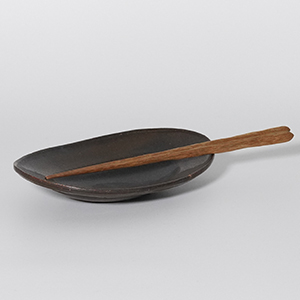 黒釉楕円皿小- 林拓児 作家もの器 | zakka土の記憶 オンラインショップ