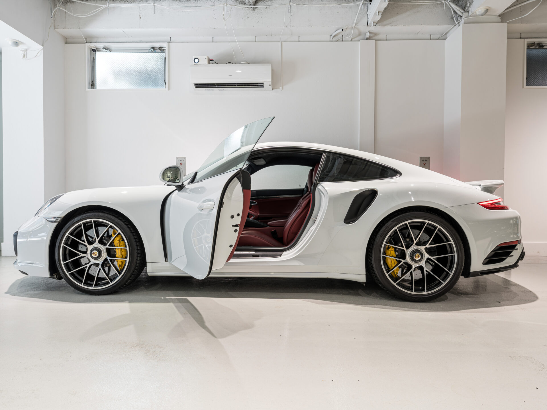 ポルシェ 911 ターボS スポーツクロノパッケージ 車両紹介ブログ | TUC