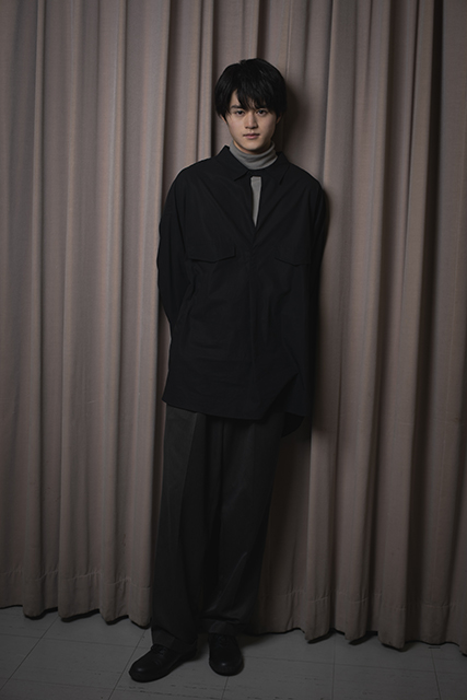 自分が心の底から好きになった時にどう向き合うか」――鈴鹿央士が