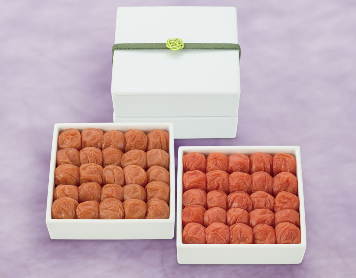 白磁器二段重の特選ギフト | 梅香本舗 ～梅、香る紀州路。～