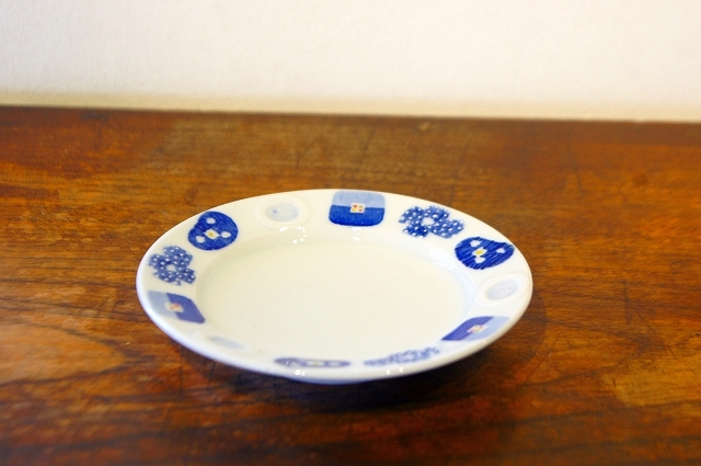 砥部焼 皐月窯 4寸リム皿 （花） | 内田屋通販