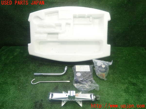 1UPJ-69387805]スイフトスポーツ(ZC33S)車載工具 中古 の商品画像