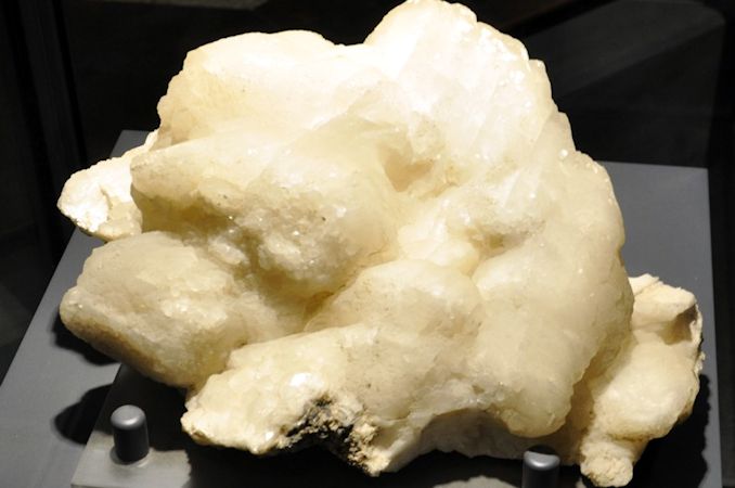 方解石 - 鉱物カタログ（裏辺研究所）