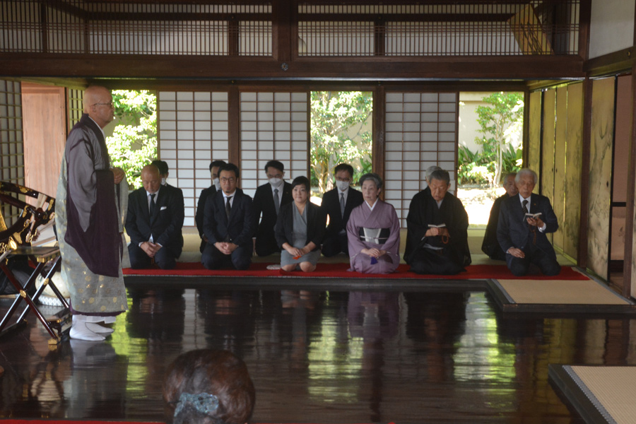 無限斎碩叟宗室居士・清香妙嘉大姉祥当命日法要 | 裏千家ホームページ