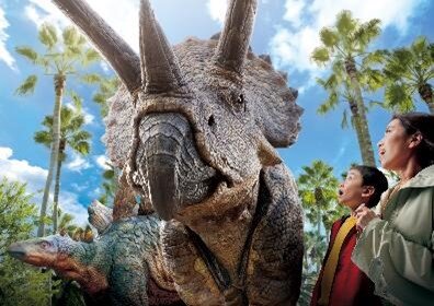 恐竜が息づくあの世界で、この春、大冒険がはじまる ハリウッド映画の