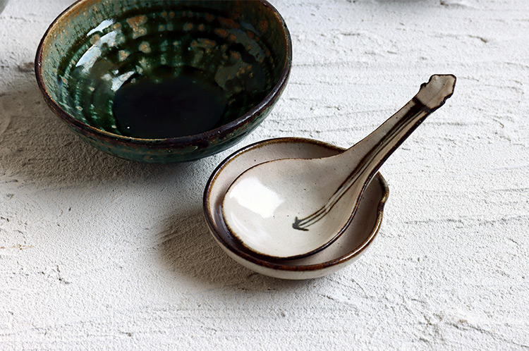 伊賀焼土楽 ちりれんげ ｜ 暮らしのうつわ花田 和食器 通販