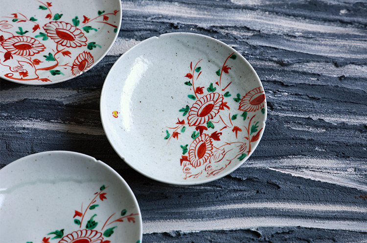 松浦ナオコ 4 赤絵花兎文5寸皿 ｜ 暮らしのうつわ花田 和食器 通販