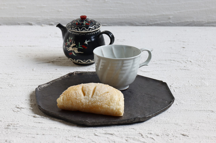 大皿・中皿・小皿 矢島操×山本哲也 二人展 ｜ 暮らしのうつわ 花田