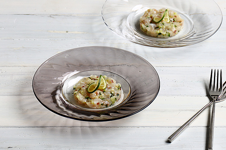 河上智美絞りリム7寸皿（グレー）｜暮らしのうつわ花田和食器通販