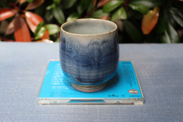島根県松江市の袖師窯（尾野友彦）の花彫湯呑（大） うつわ家膳｜人気