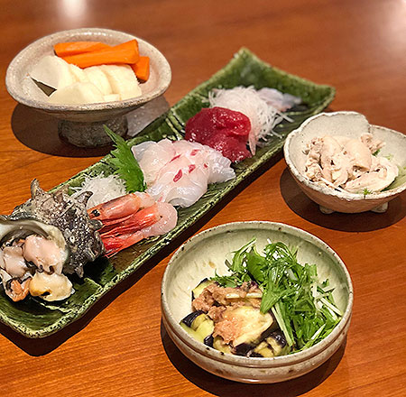 刺身を織部の長皿に盛って／店主の食卓｜女将の食卓blog／和食器通販