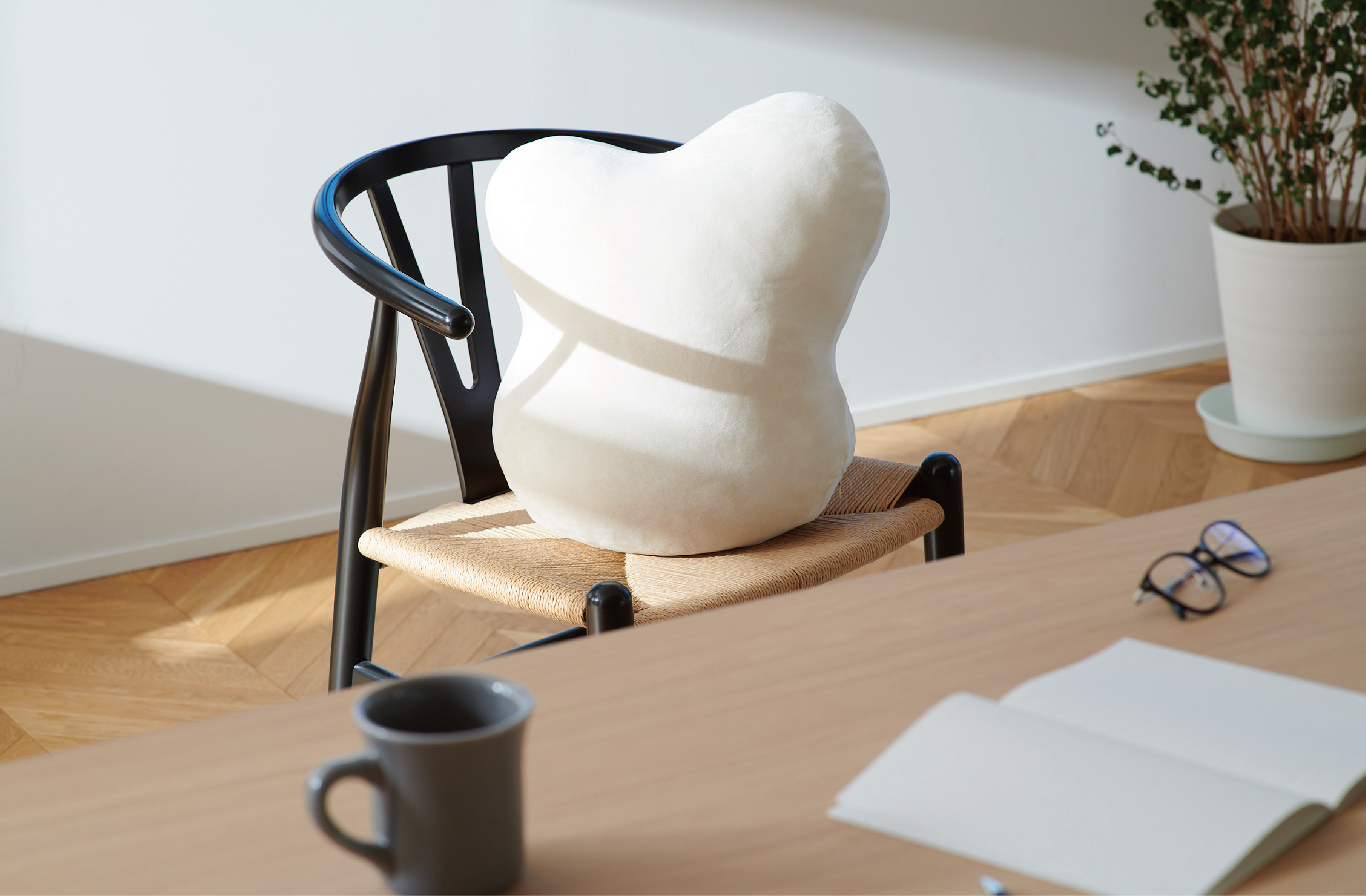 クラウドファンディング初日で300%突破！呼吸するクッション「fufuly