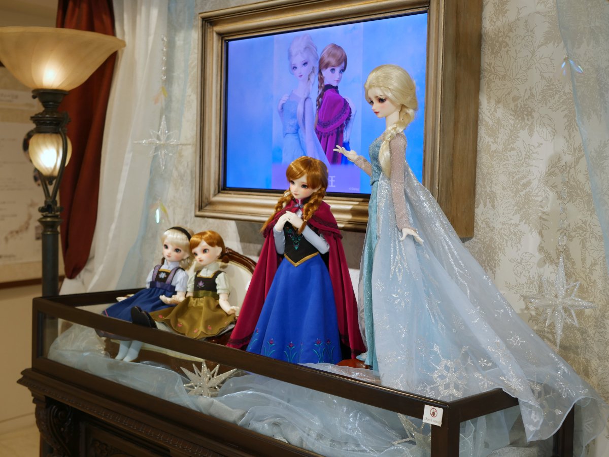SDディズニーコレクション ～アナと雪の女王～ 特別展示実施中