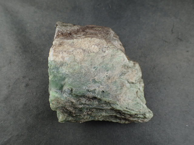 最高品質日高翡翠(Hidaka Jade) 原石 北海道日高町産 ｜石の販売専門店