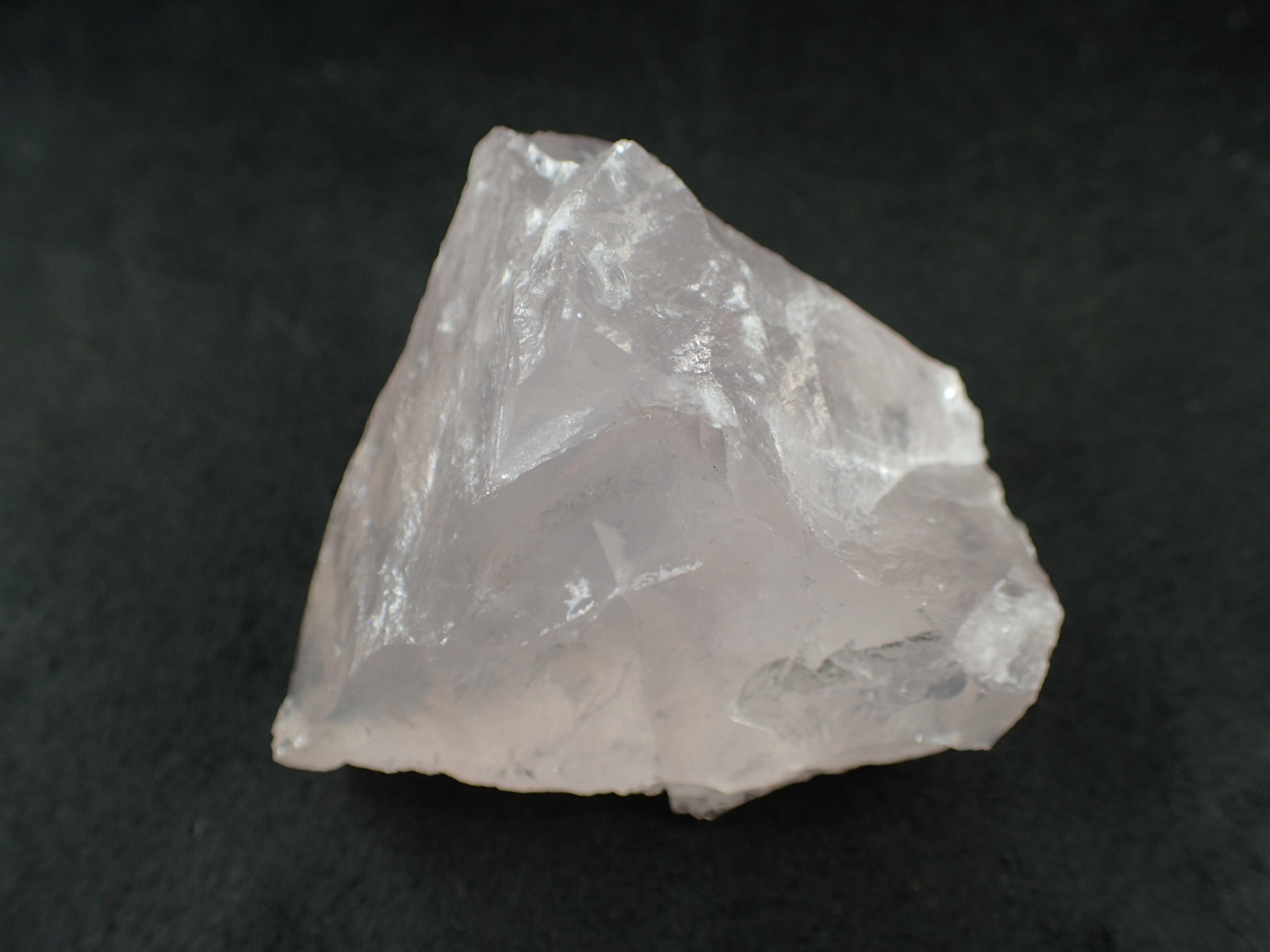 ローズクォーツ 原石 ｜石の販売専門店【vec stone club】