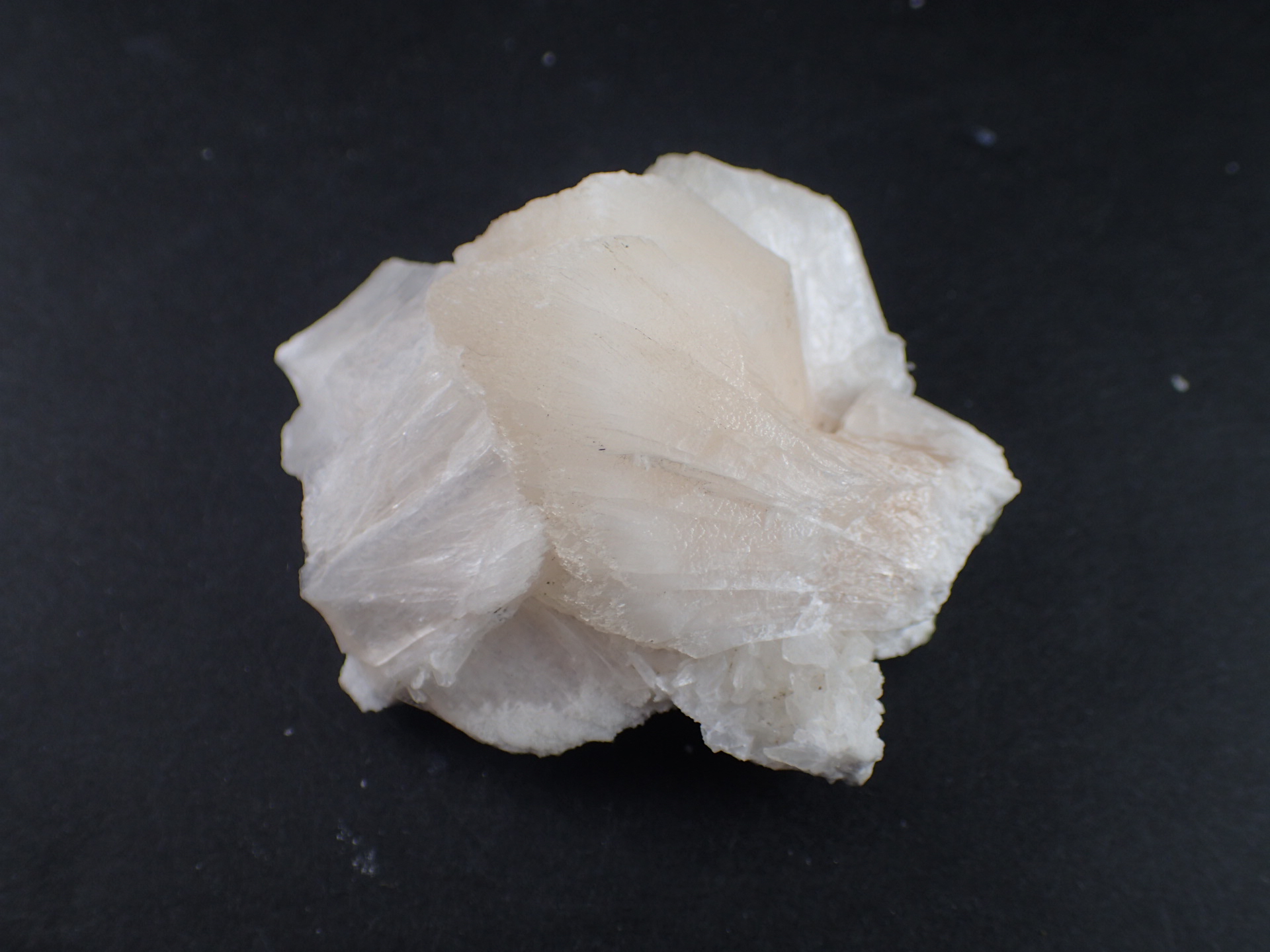 スティルバイト（Stilbite 束沸石） インド・Nask産 ｜石の販売専門店