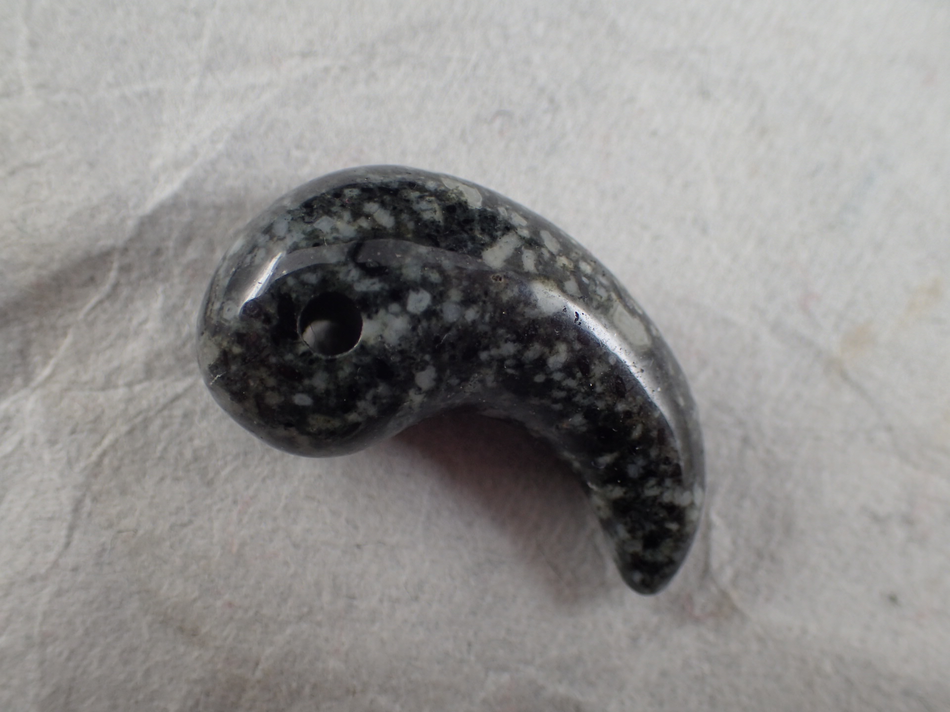 とおのの銘石 勾玉 ｜石の販売専門店【vec stone club】