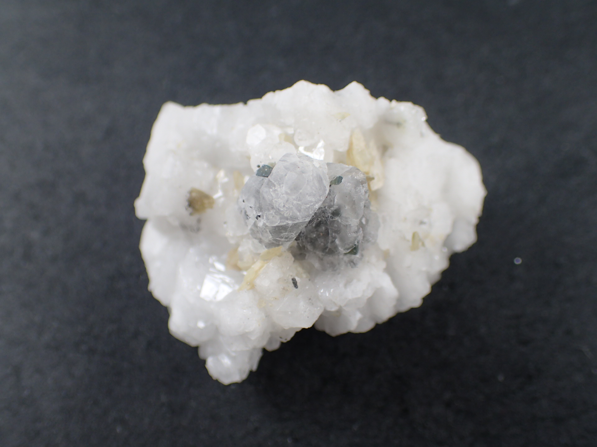 最高品質曹長石 (Albite) Linupolis, Minas Gerais, Brazil 産 ｜石の