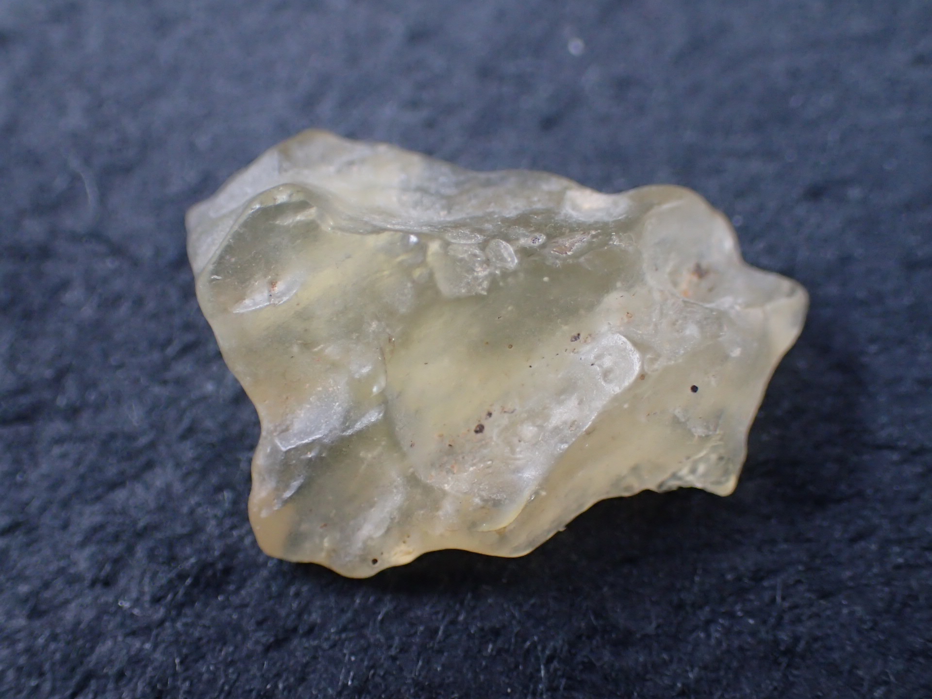 リビアングラス原石 ｜石の販売専門店【vec stone club】