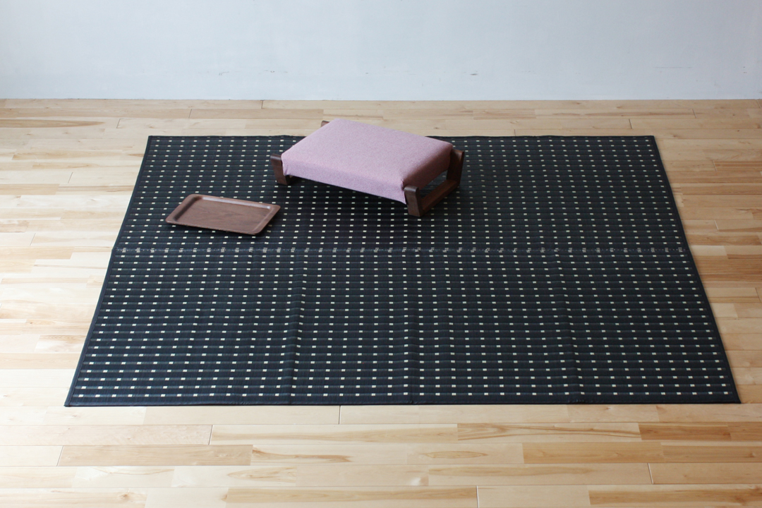 日本の自然を織りつづけてきた添島勲商店のいぐさ｜名古屋の家具