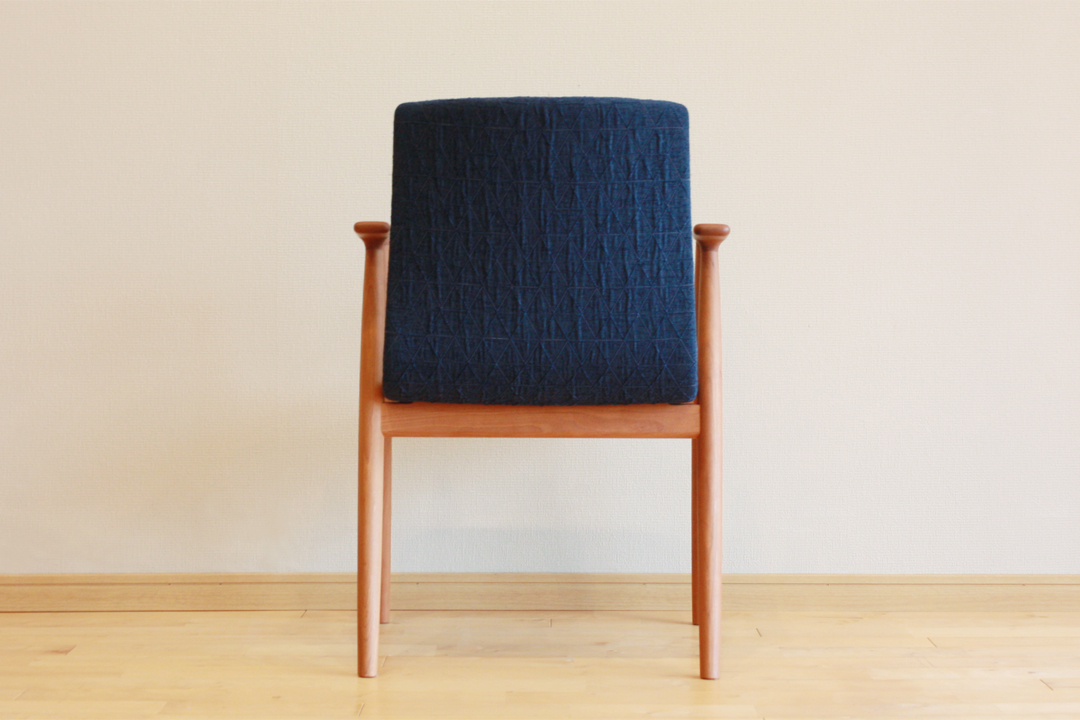 チェア GINA(ジーナ)│高い木工技術、デザイナーと共同での製品開発