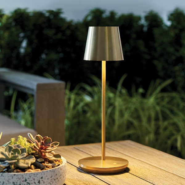 Darlana Medium Bracket Lantern - CHO2085 | Visual Comfort